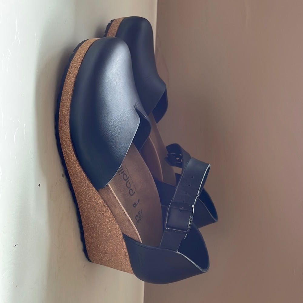 Black cork bottom wedges